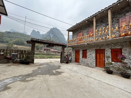Yến Nhi - Bản Giốc Homestay